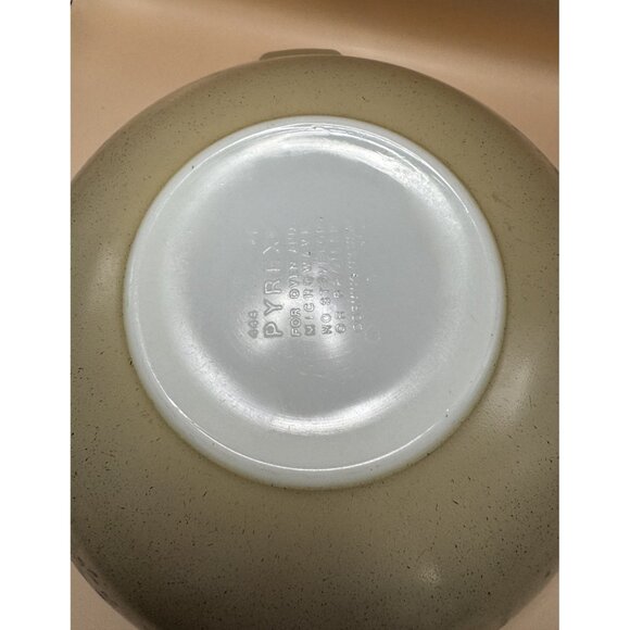 Vintage Pyrex Homestead Cinderella Mixing Bowls 441, 444 Tan Blue 2 Bowls- CLEAN - Picture 5 of 10
